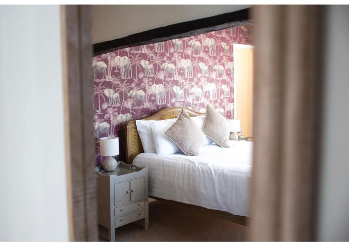 Bert'S Rooms At The Black Horse Inn Brighouse Eksteriør billede