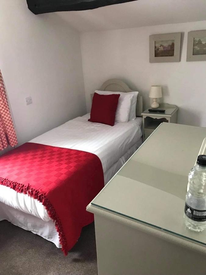 Bert'S Rooms At The Black Horse Inn Brighouse Eksteriør billede