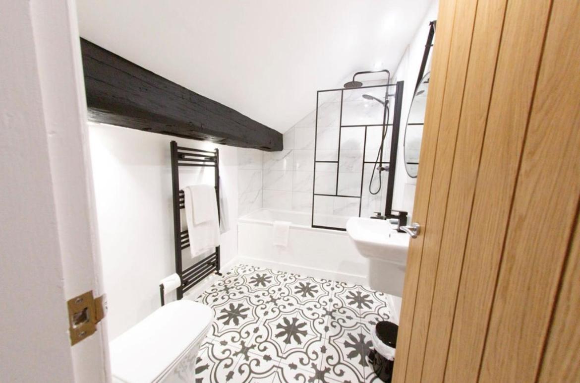 Bert'S Rooms At The Black Horse Inn Brighouse Eksteriør billede