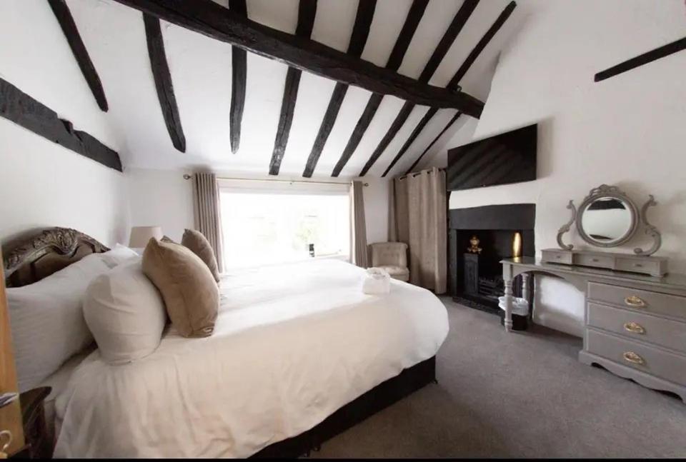 Bert'S Rooms At The Black Horse Inn Brighouse Eksteriør billede